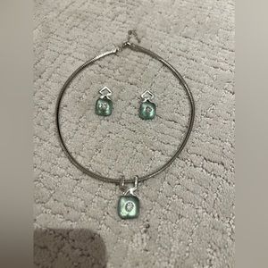 Bundle 3 jewelry/handbag and save! Vintage. Matching necklace with earrings.